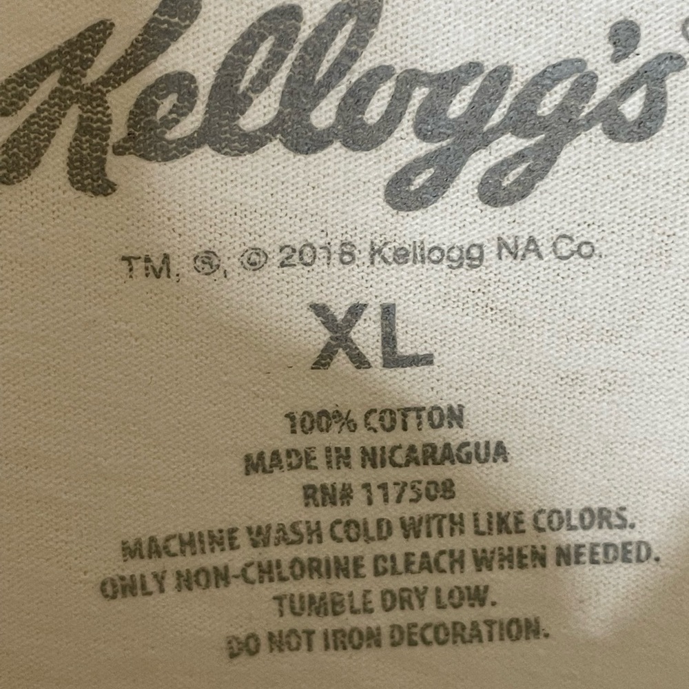 NWOT Kellogg's Women's Size XL Long Sleeve Eggo Waffle Logo Crop Top Raw Hem - Picture 15 of 16